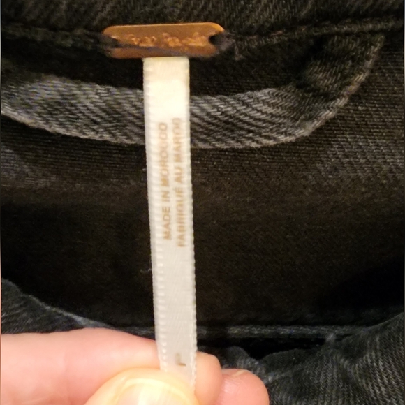 Like New Free People Rumors Women's Black Denim Jacket - Size Large - Picture 8 of 15